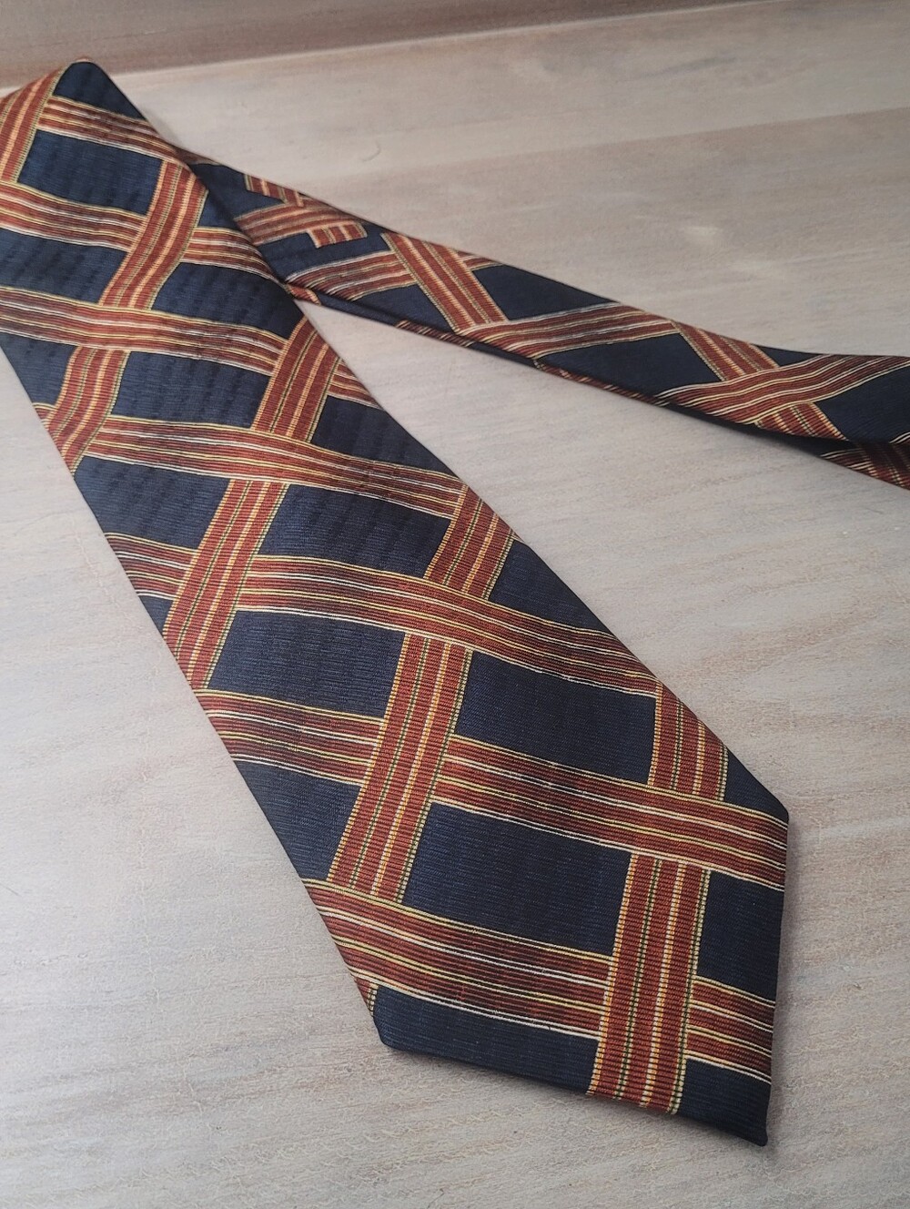 Ermenegildo Zegna Men's Vintage Silk Woven Stripe Print Necktie Blue Red Luxury